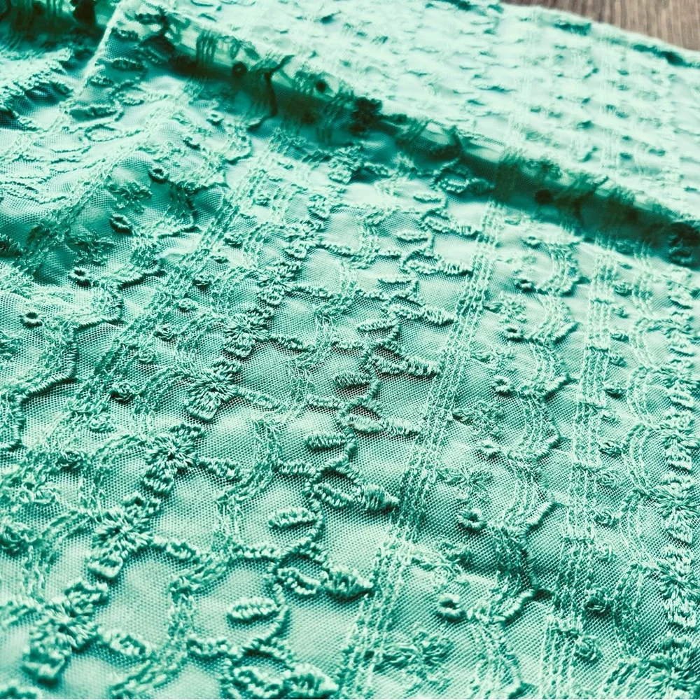 CHICOS LIME EMBROIDERED TANK - Picture 3 of 4